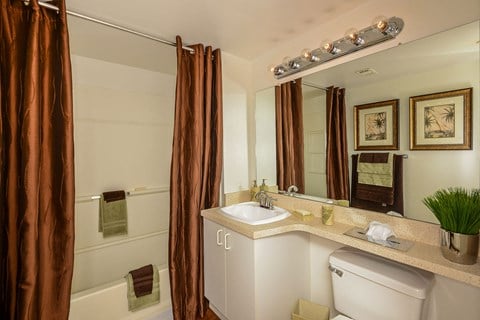 Hunters Glen Apartments Sarasota Florida Bathroom