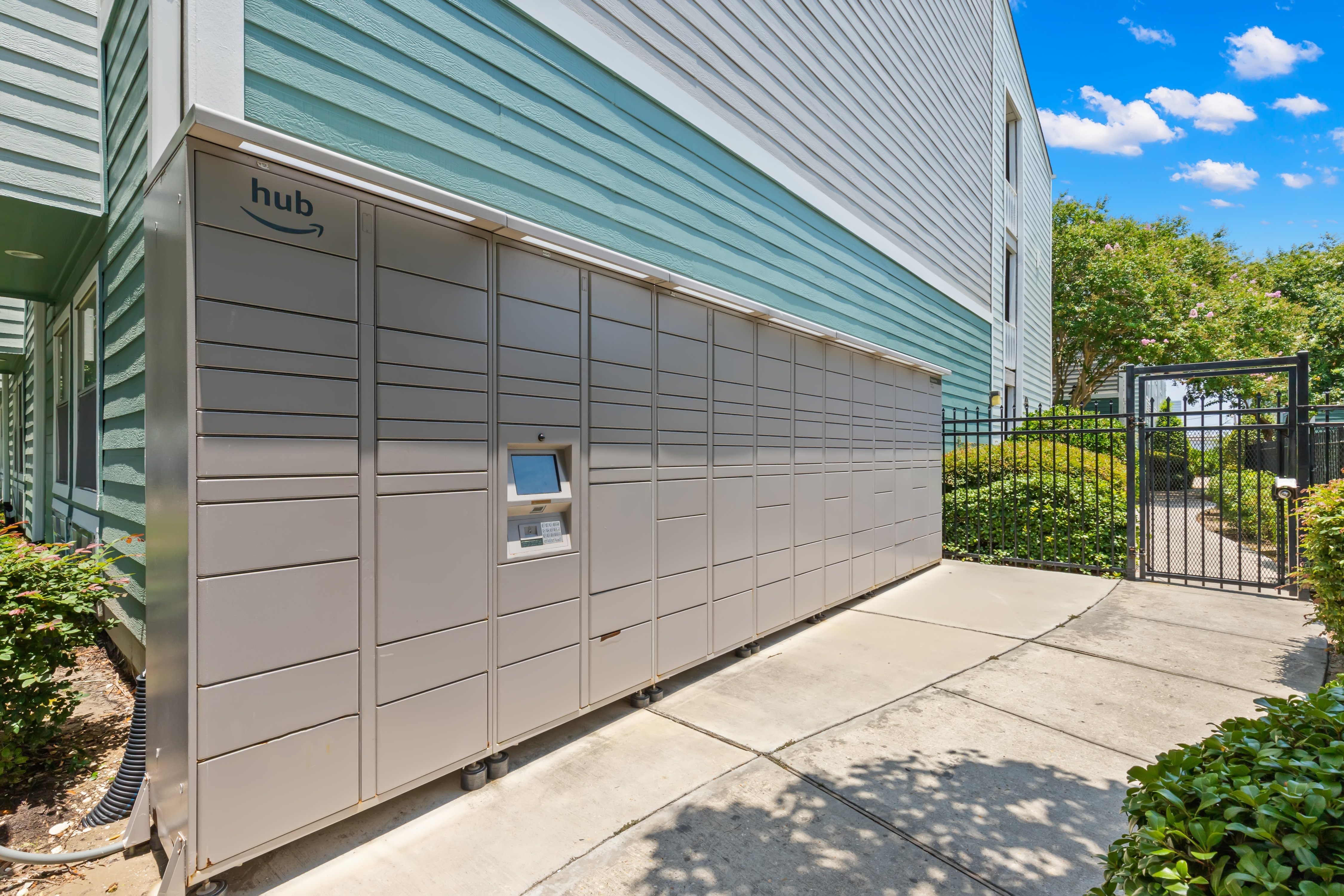 Amazon Hub