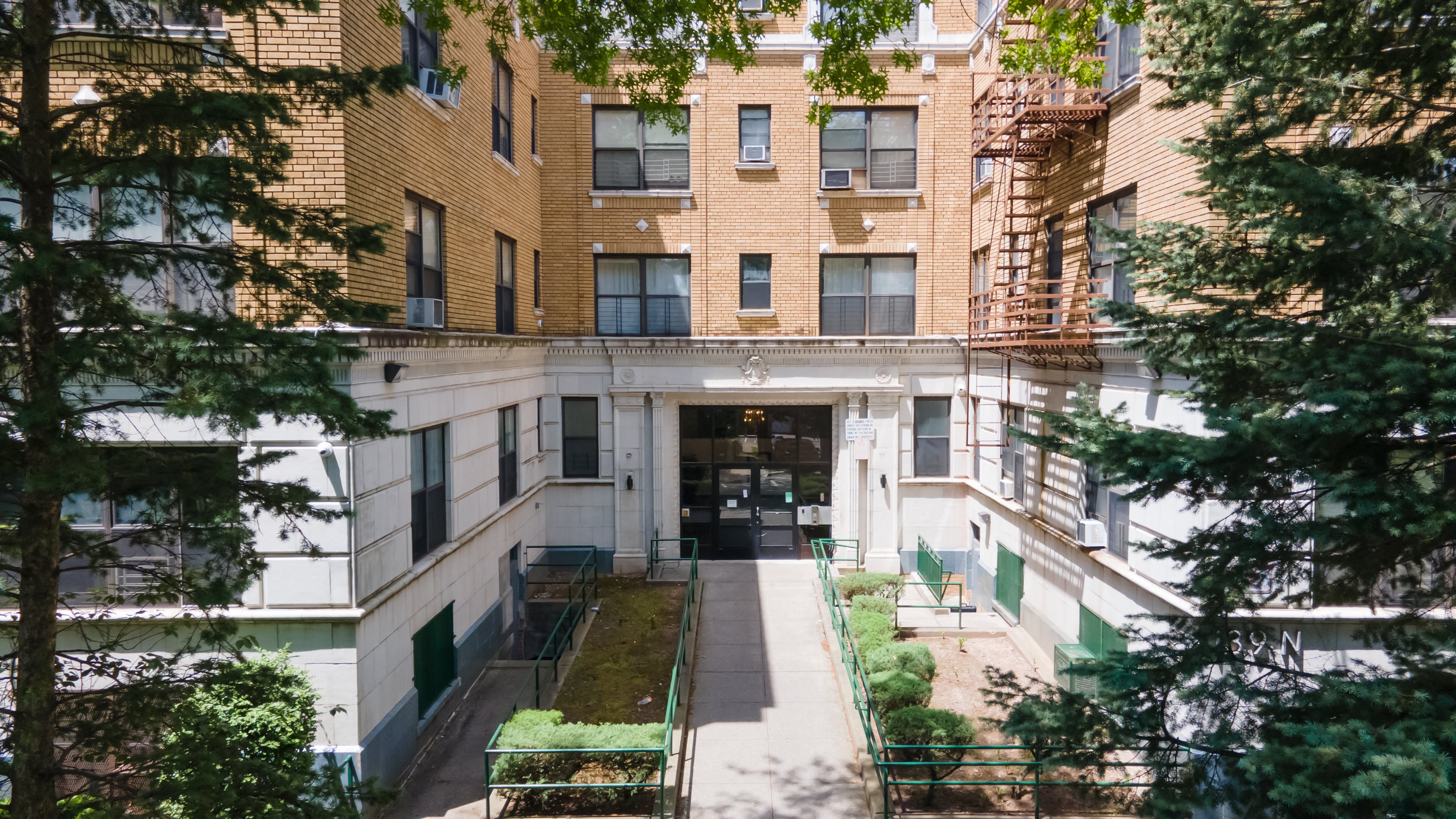 139 Arlington Street Apartments in East Orange, NJ