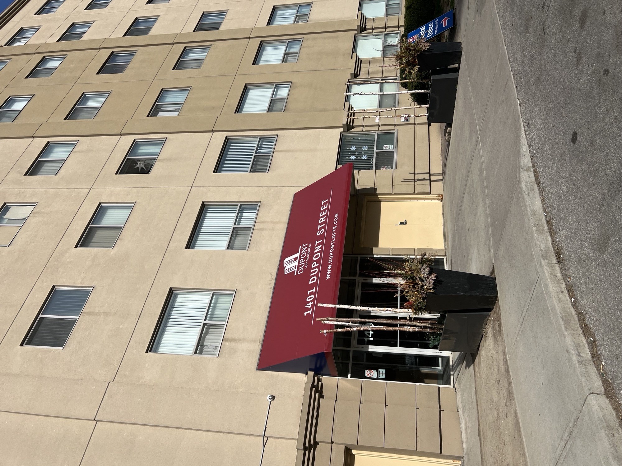 the building in which the hotel is located