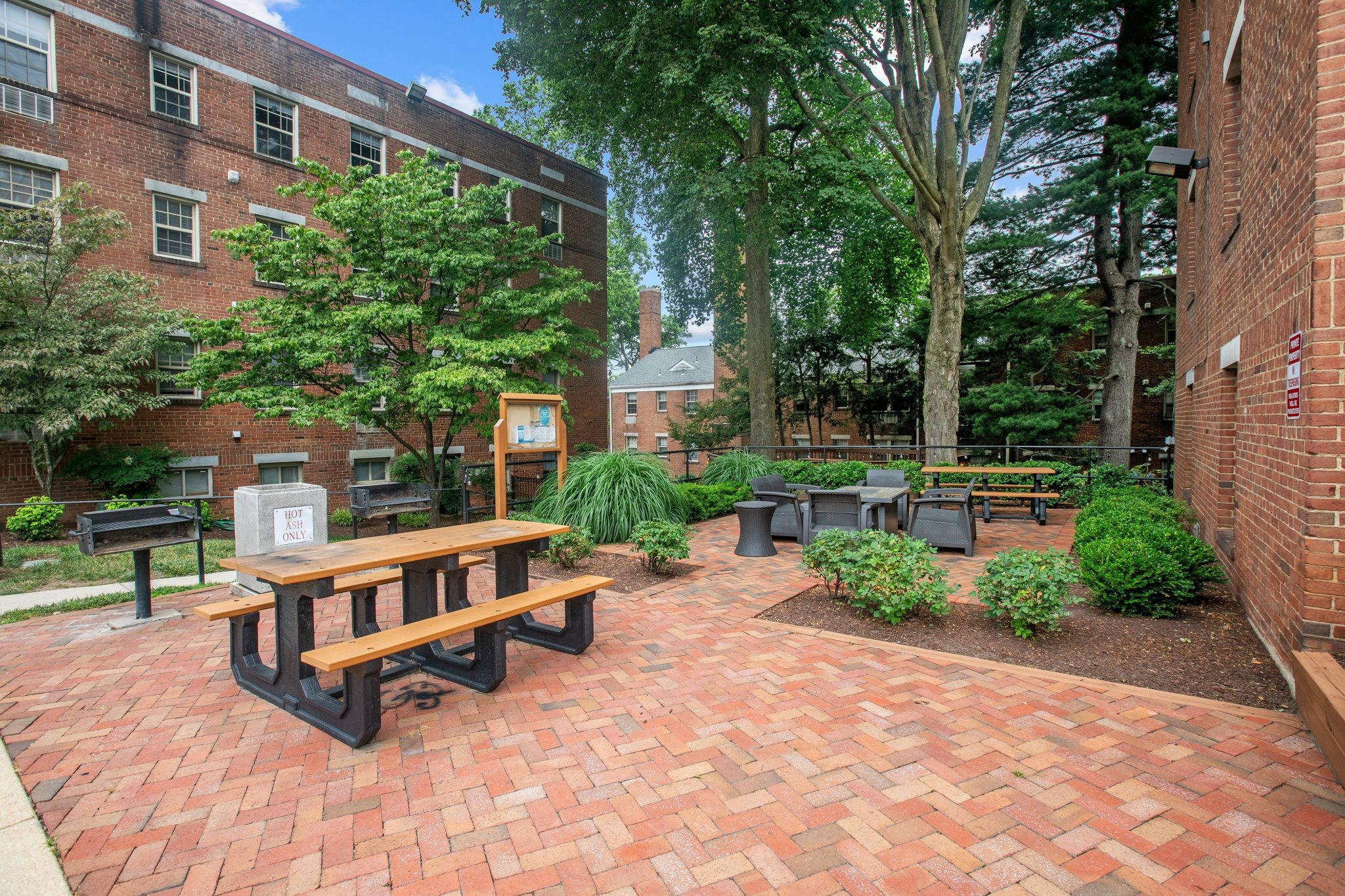 Rock Creek Spring Apartments Community area