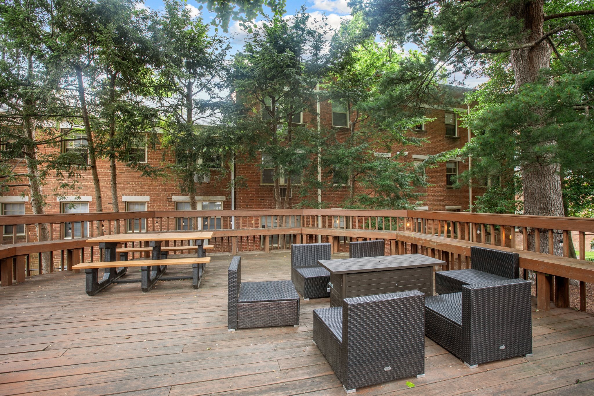 Rock Creek Spring Apartments Outdoor Area