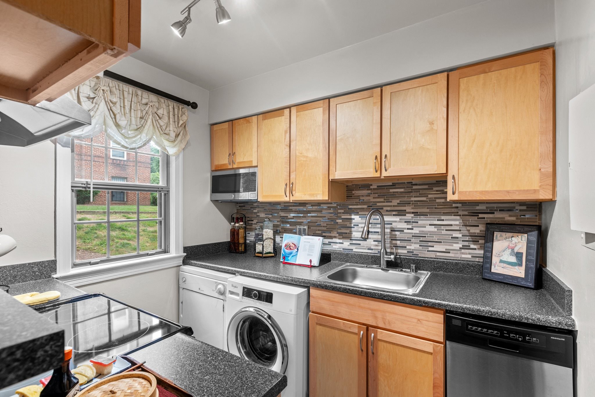 Rock Creek Spring Apartments Model kitchen area