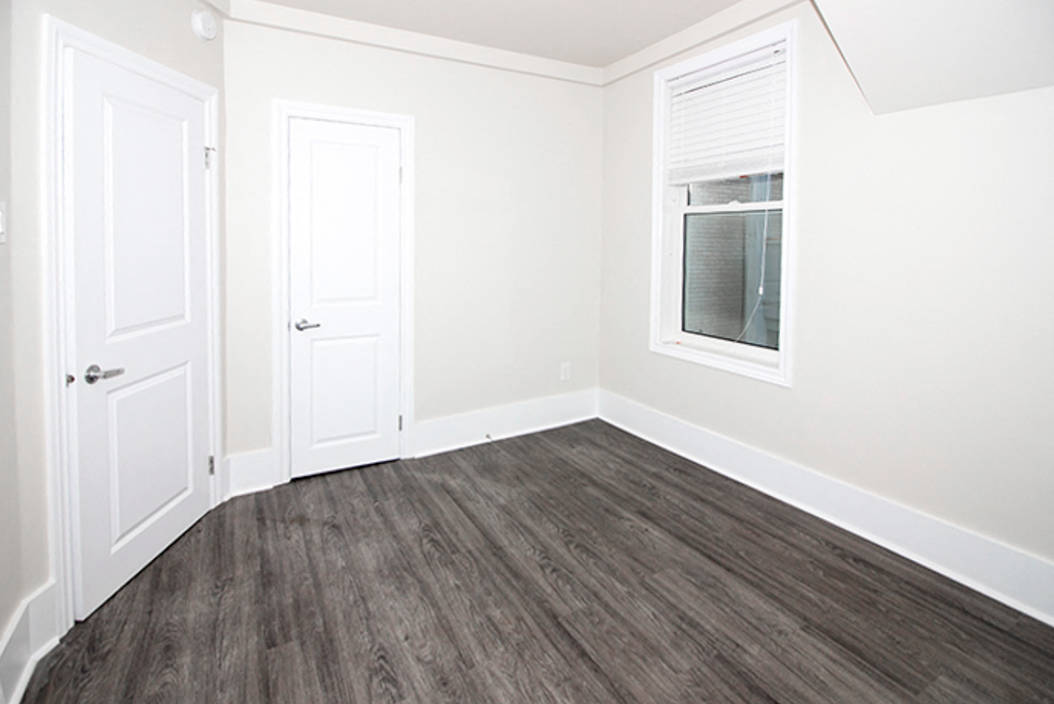 840 Grosvenor Duplex House Rental