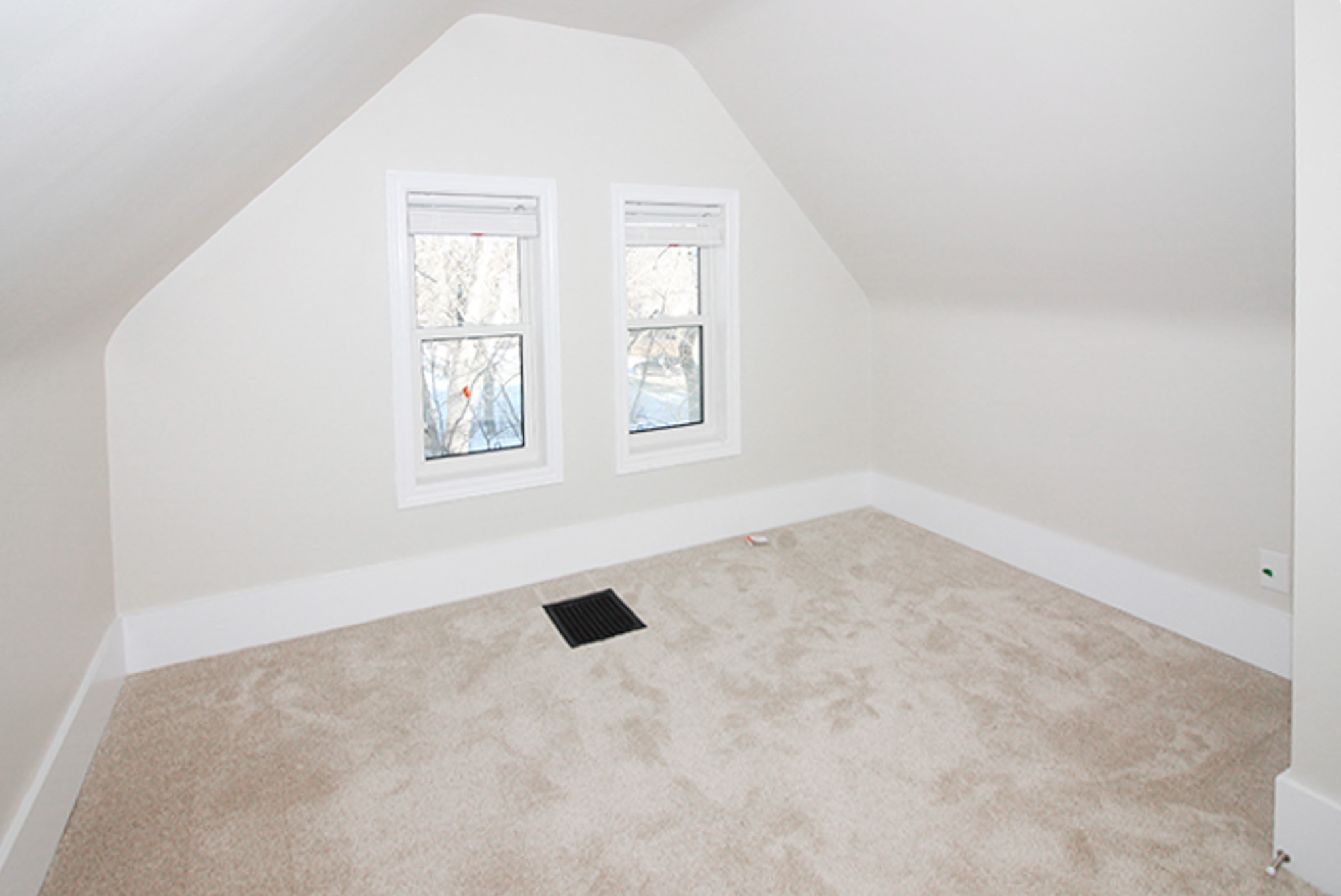 840 Grosvenor Duplex House Rental