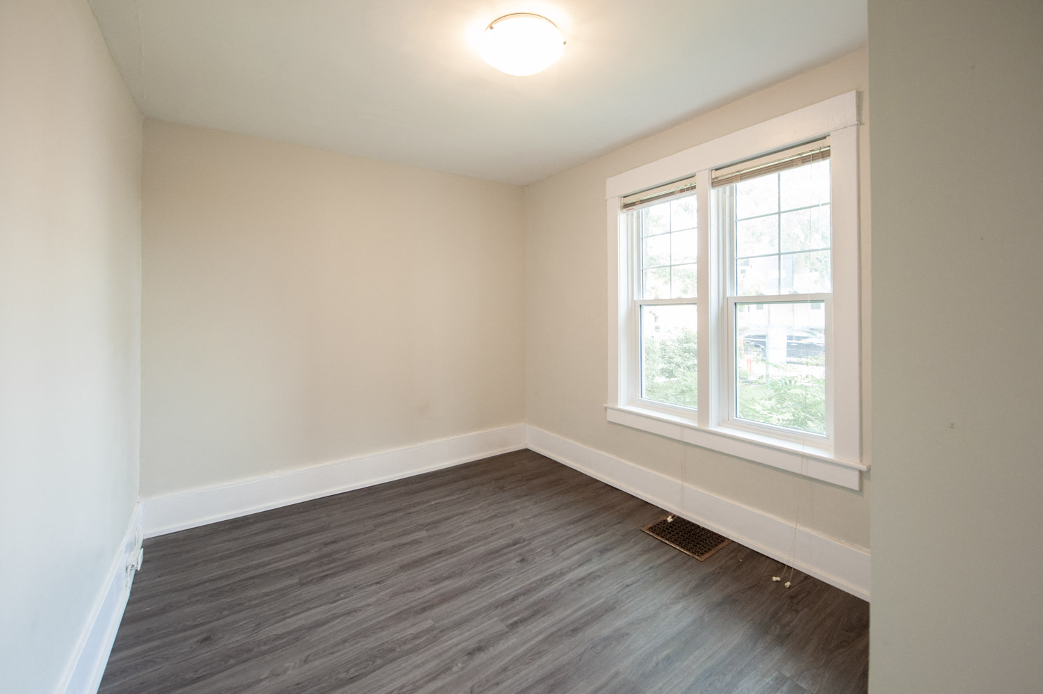378 Stradbrook Duplex House Rental