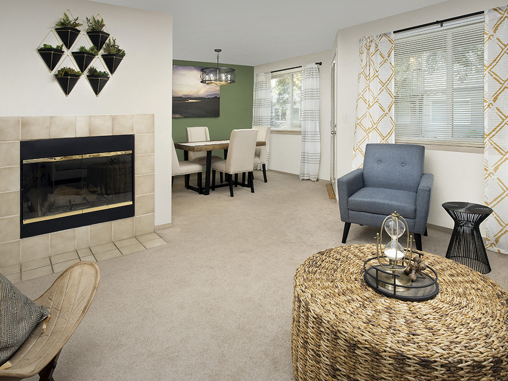 Rivergreens Apartments - Living & Dining Room