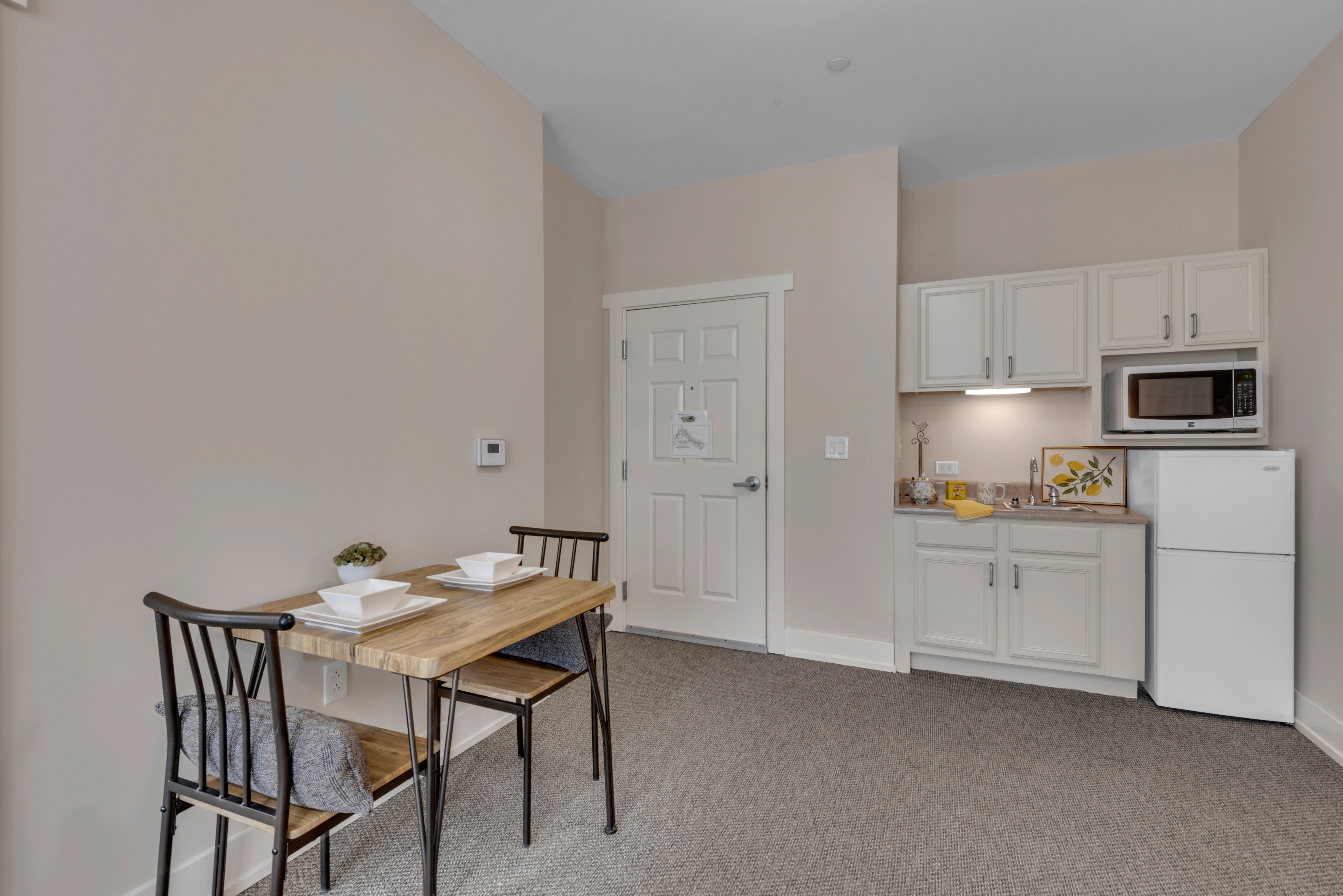 Dining And Kitchen at Spring Arbor of Severna Park, Severna Park, MD