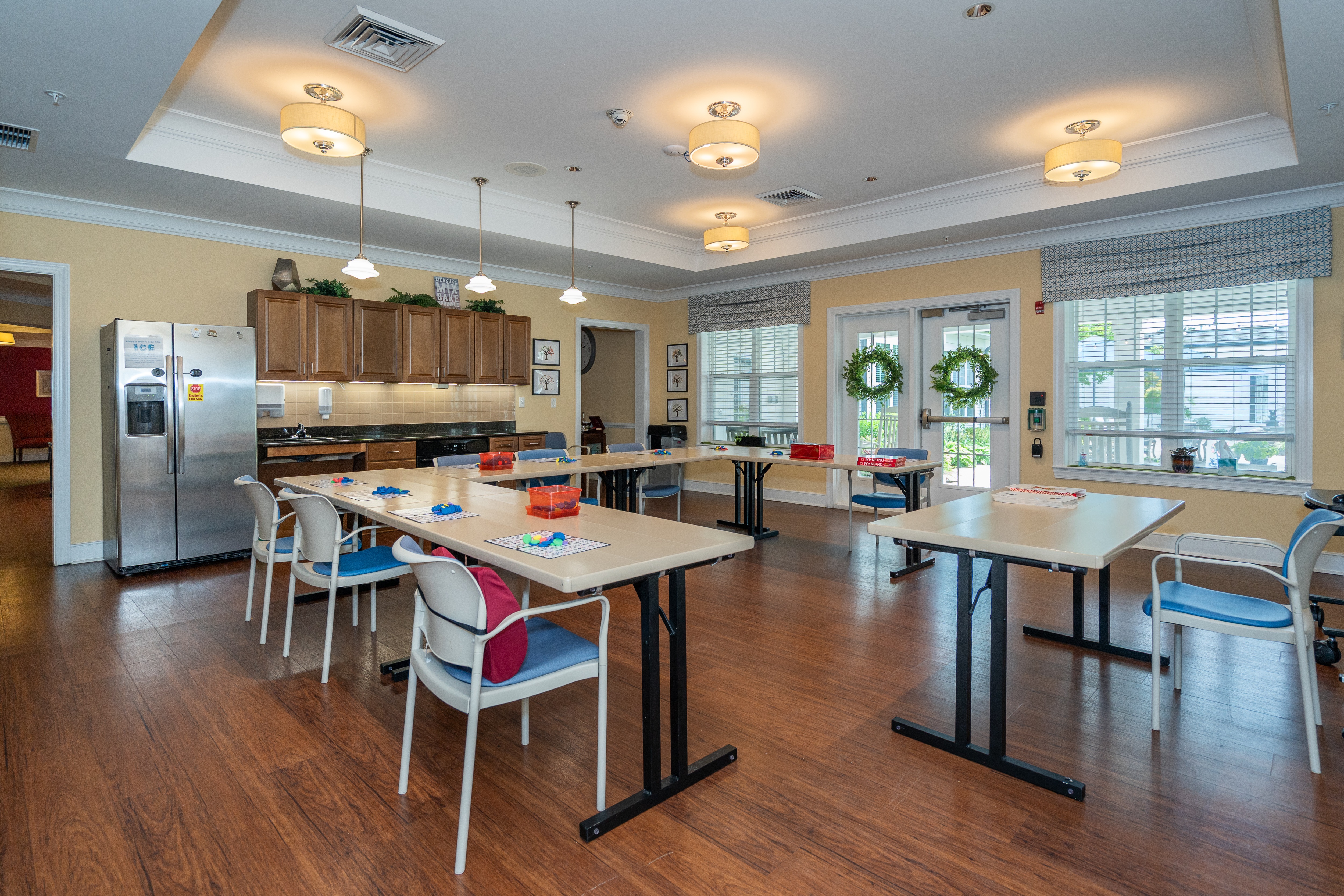 Kitchen and Dining at Spring Arbor of Crofton, Crofton