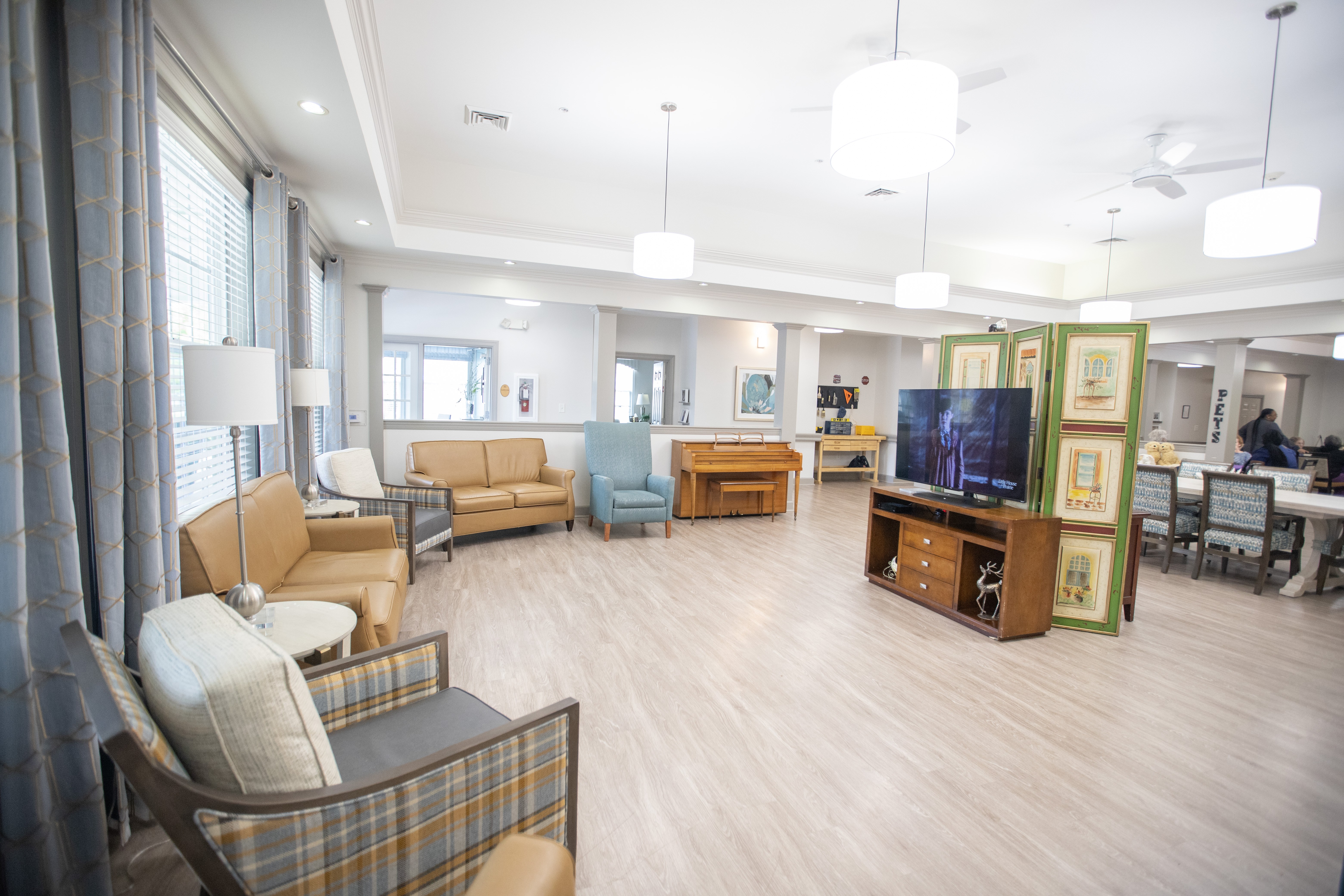 Lounge Area With TV at Spring Arbor of Wilson, North Carolina