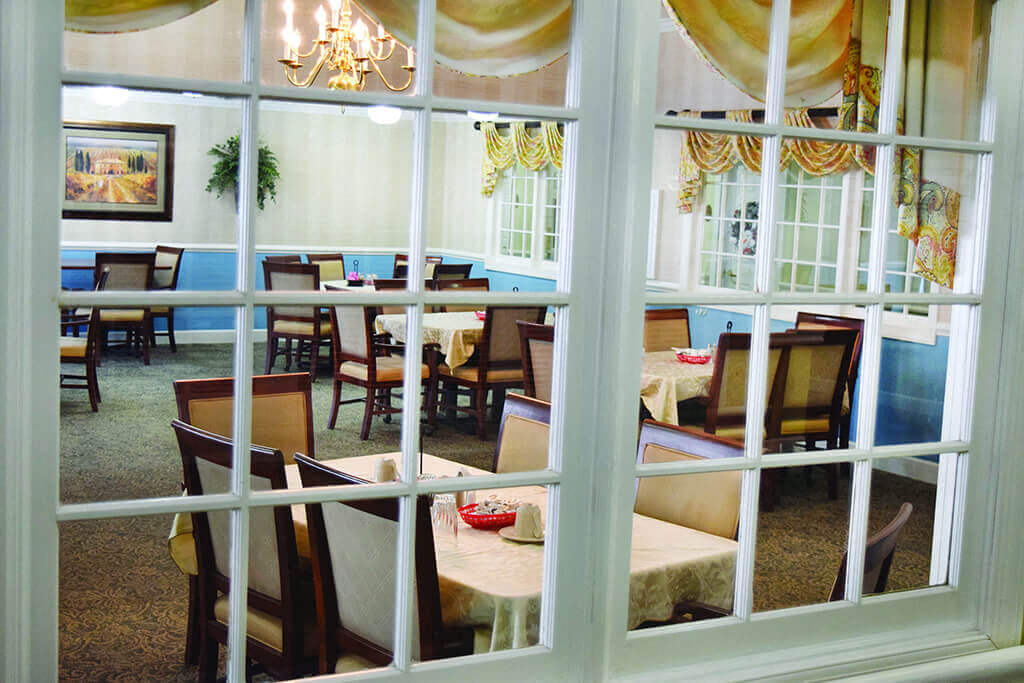 Dining Room at Spring Arbor of Kinston