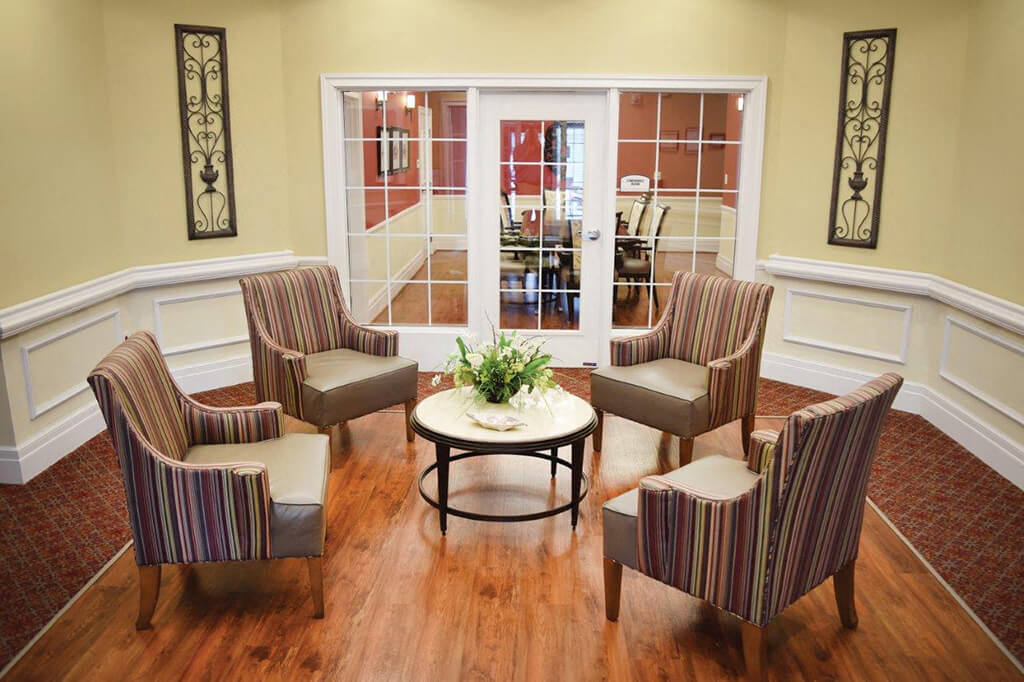 Meeting area at Spring Arbor Cottage of Salisbury, Virginia