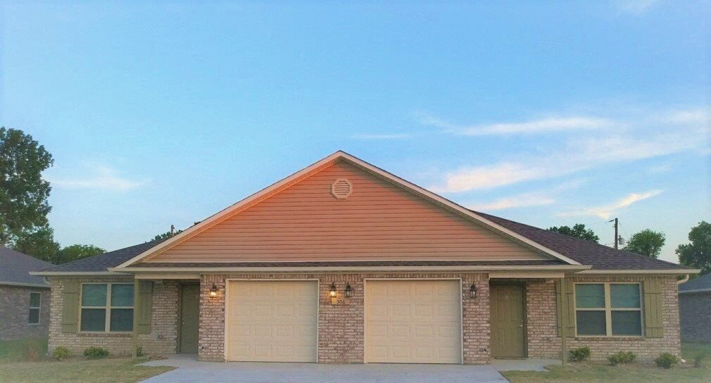 Photos and Video of StoneRidge Duplexes of Siloam Springs I in Siloam