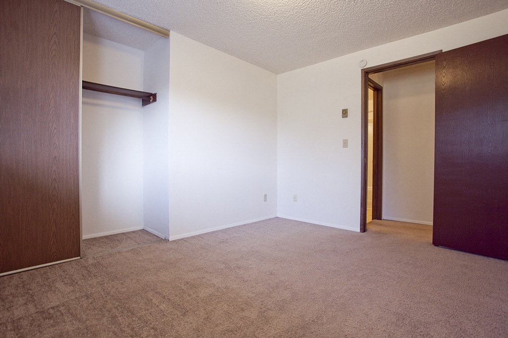 Photos and Video of Pinewood Apartments in Bend, OR
