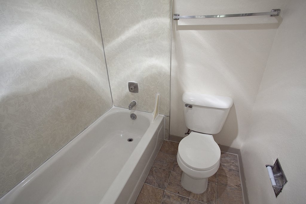 Photos and Video of Pinewood Apartments in Bend, OR