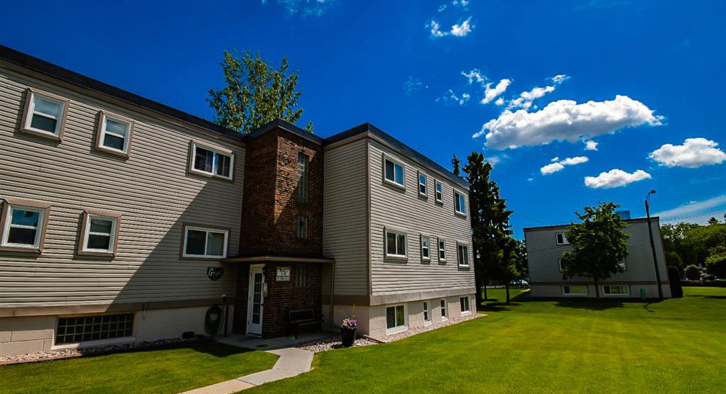 Photos and Video of Compton Court Apartments Ltd. in Edmonton, AB
