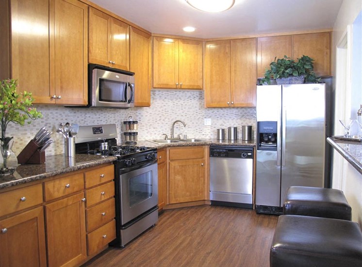 Versailles on the Lake Apartment unit