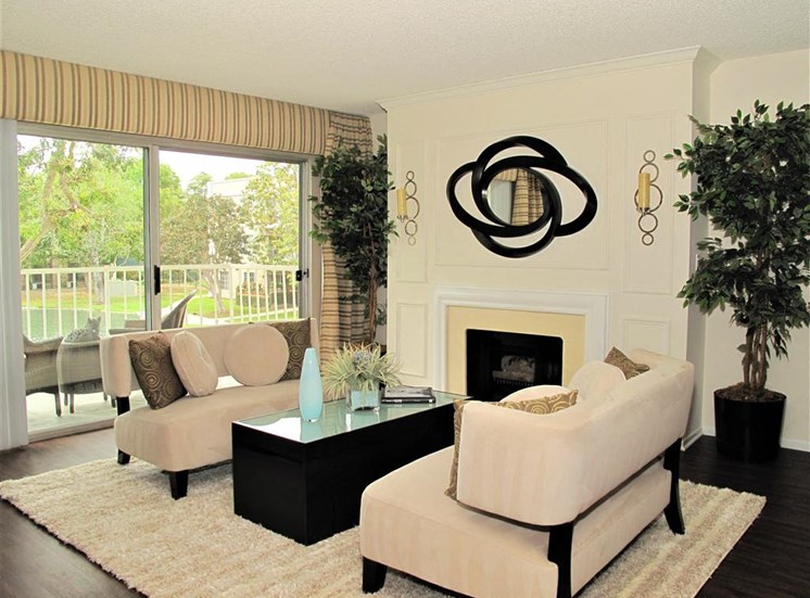Versailles on the Lake Apartment unit