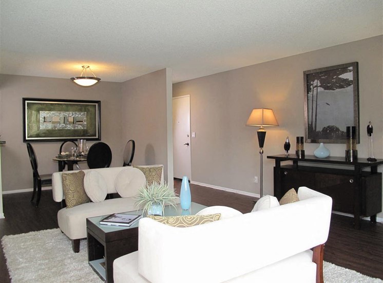 Versailles on the Lake Apartment unit