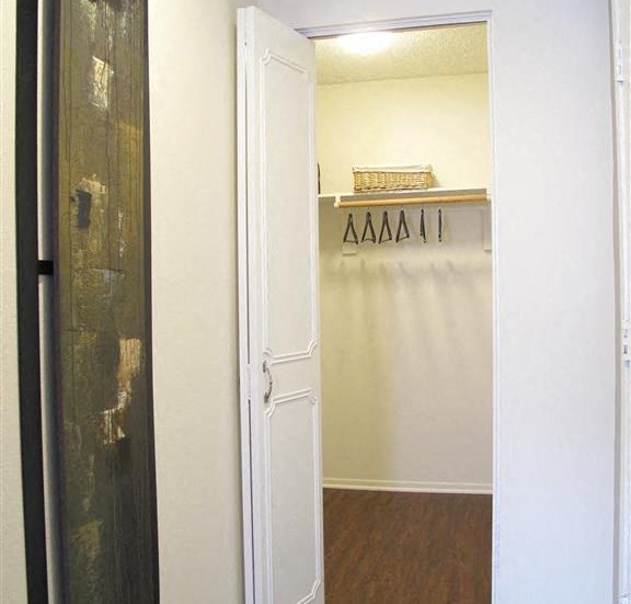 Versailles on the Lake Apartment unit