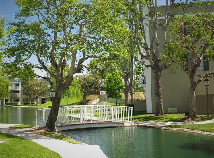Versailles on the Lake Apartments Lake View