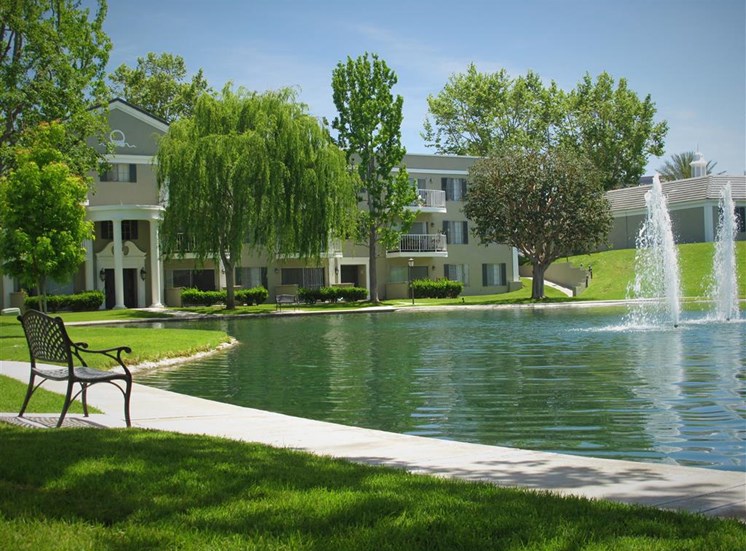 Versailles on the Lake Apartments Lake View