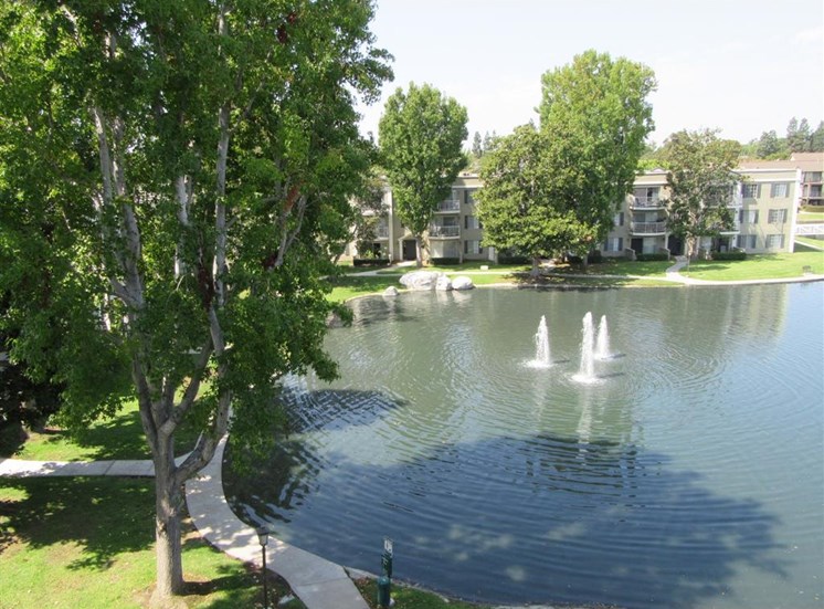 Versailles on the Lake Apartments Lake View