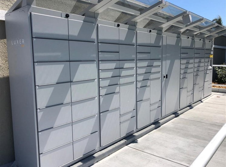 Versailles on the Lake Apartments, Package Lockers