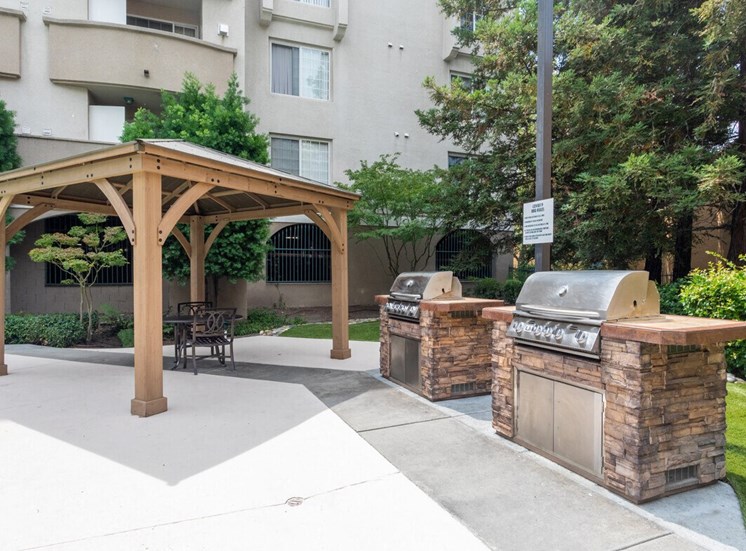 Park Regency Apartments BBQ