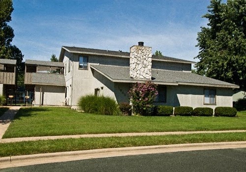 Deeswood Village