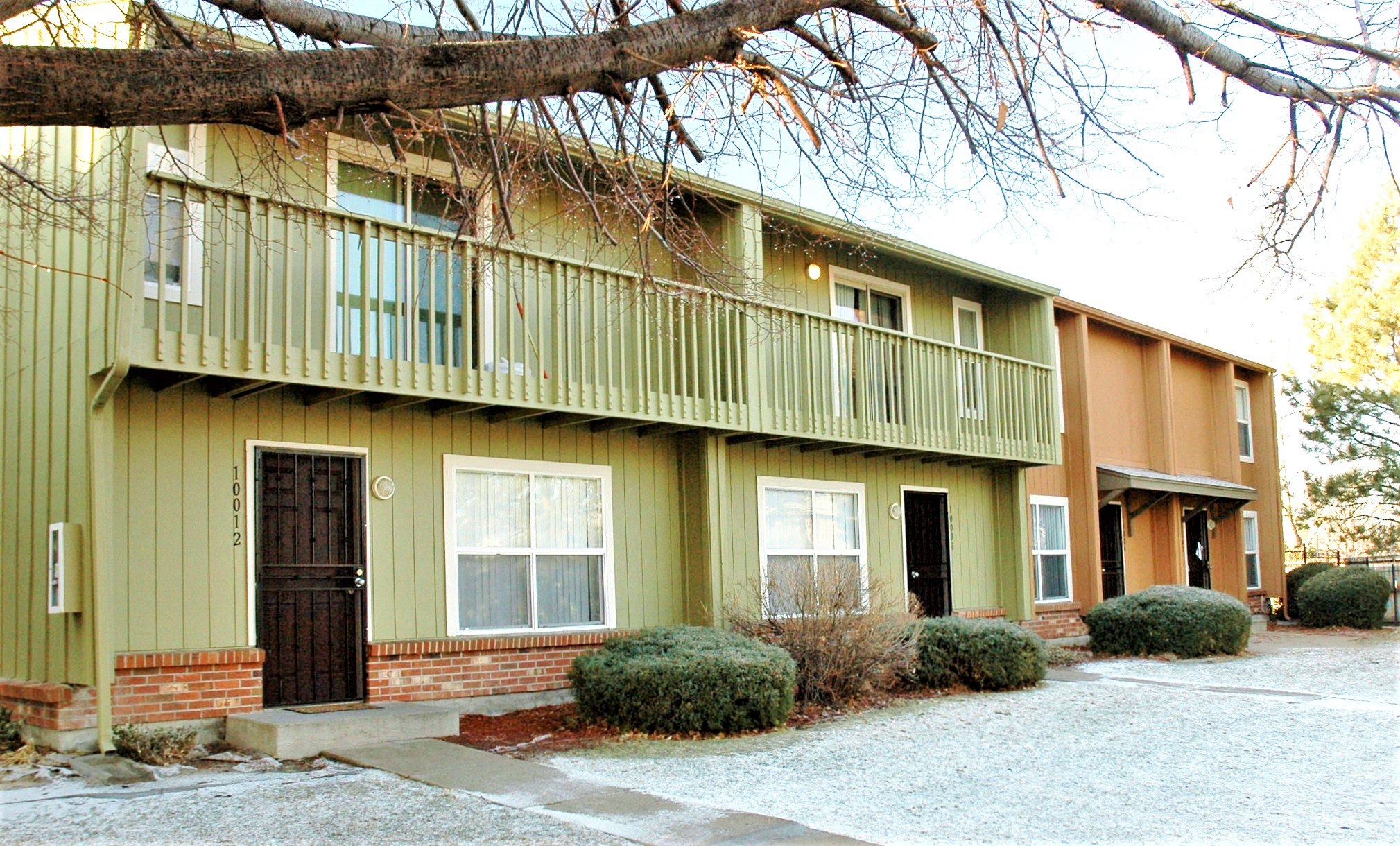 Exterior view of townhome style apartment homes