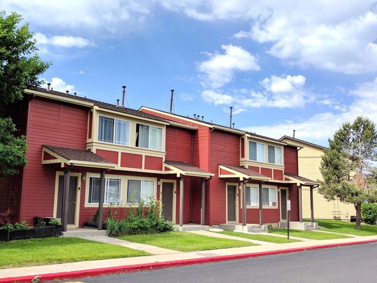 Exterior view of townhome style apartment homes