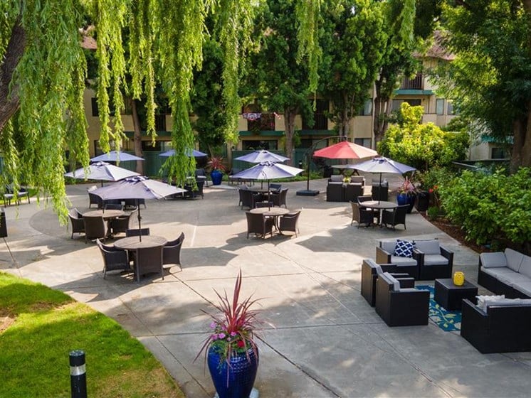 Outdoor Lounge Area at Cogir of Fremont, Fremont, California