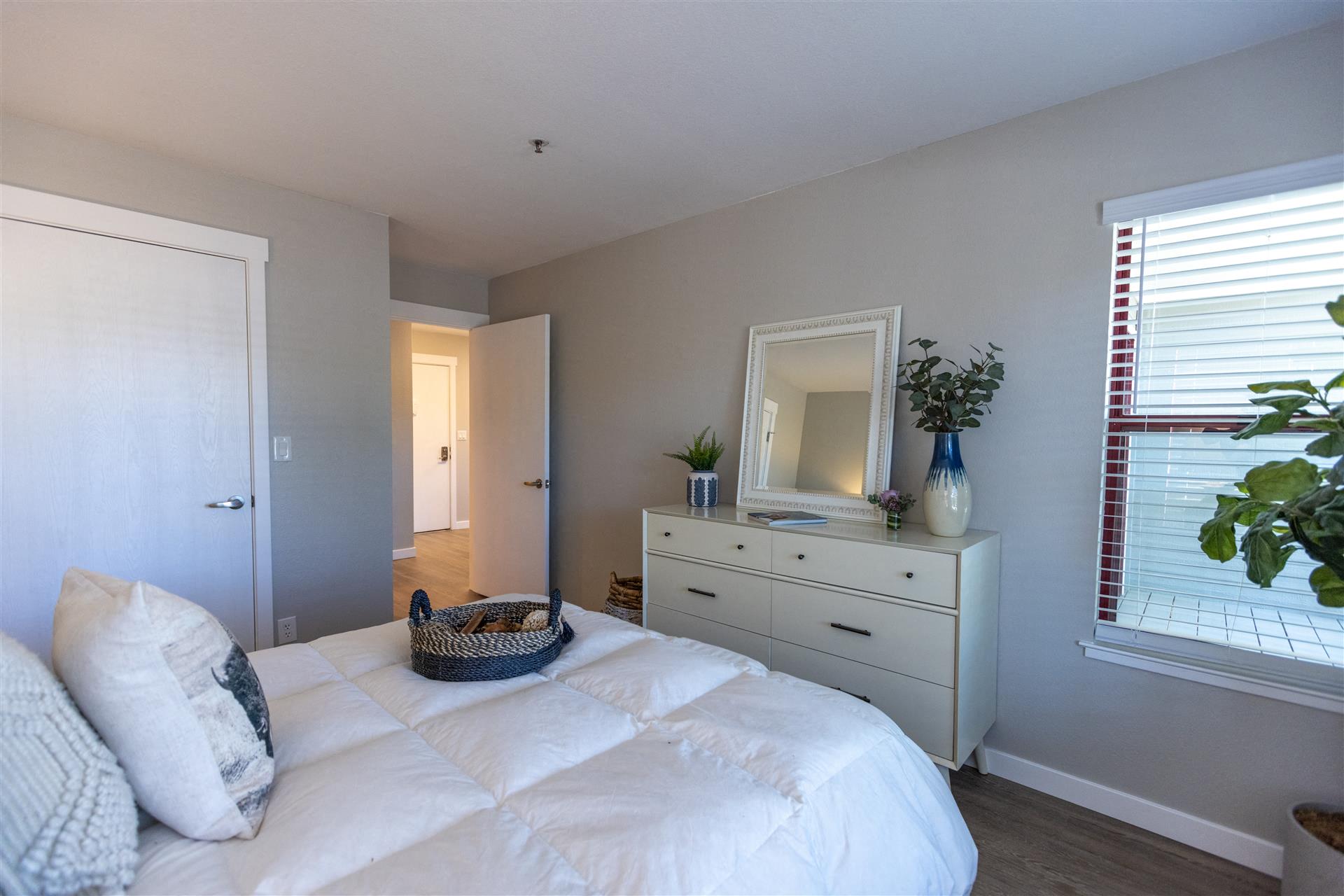 Spacious Bedroom With Comfortable Bed at Cogir of Sonoma, California