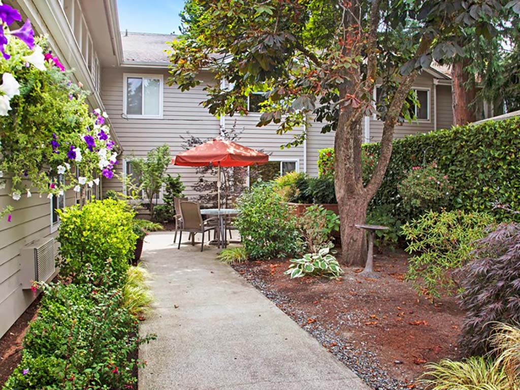 Outdoor Patio Area at Cogir of Northgate Memory Care, Washington, 98125