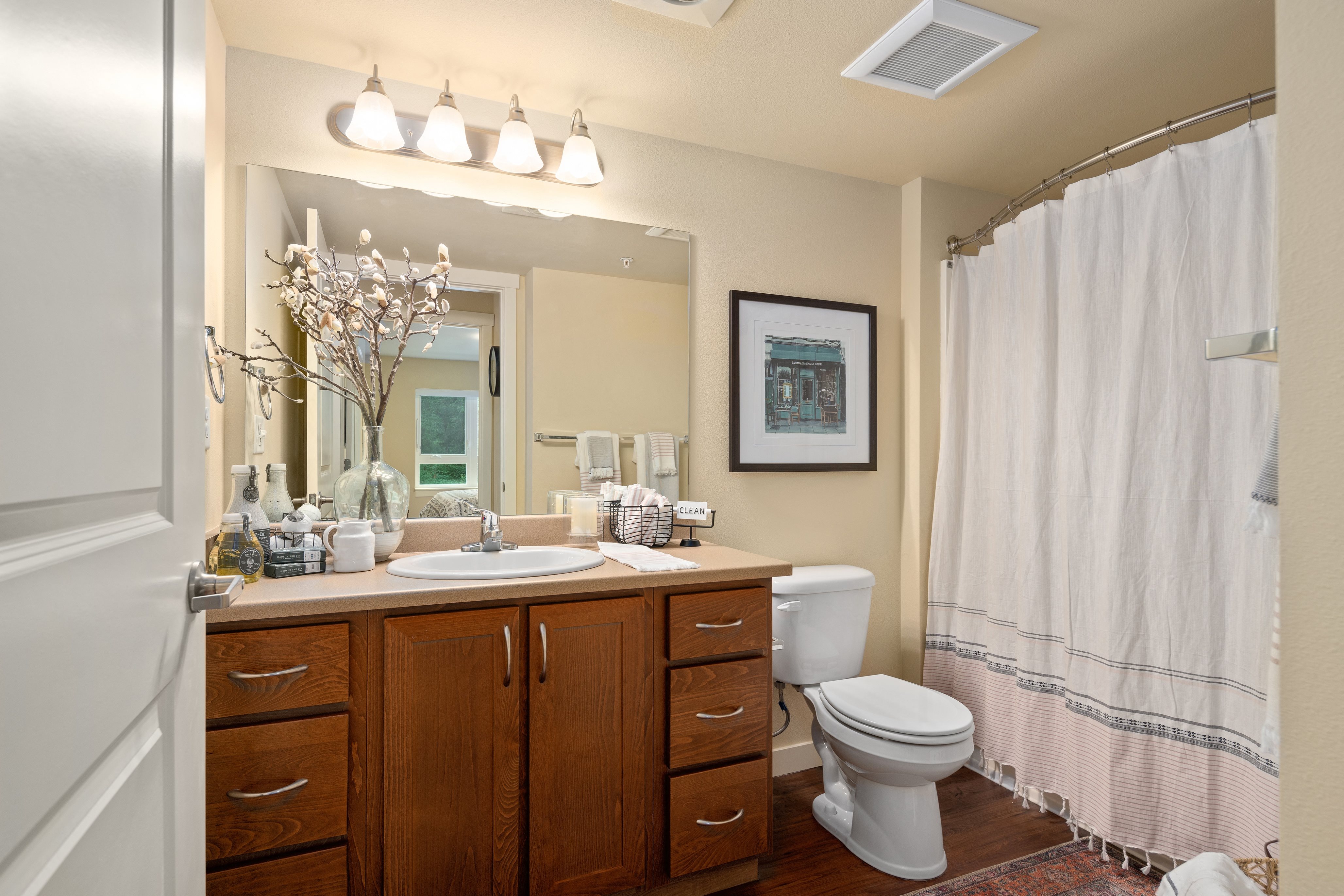 Bathroom,Bathroom