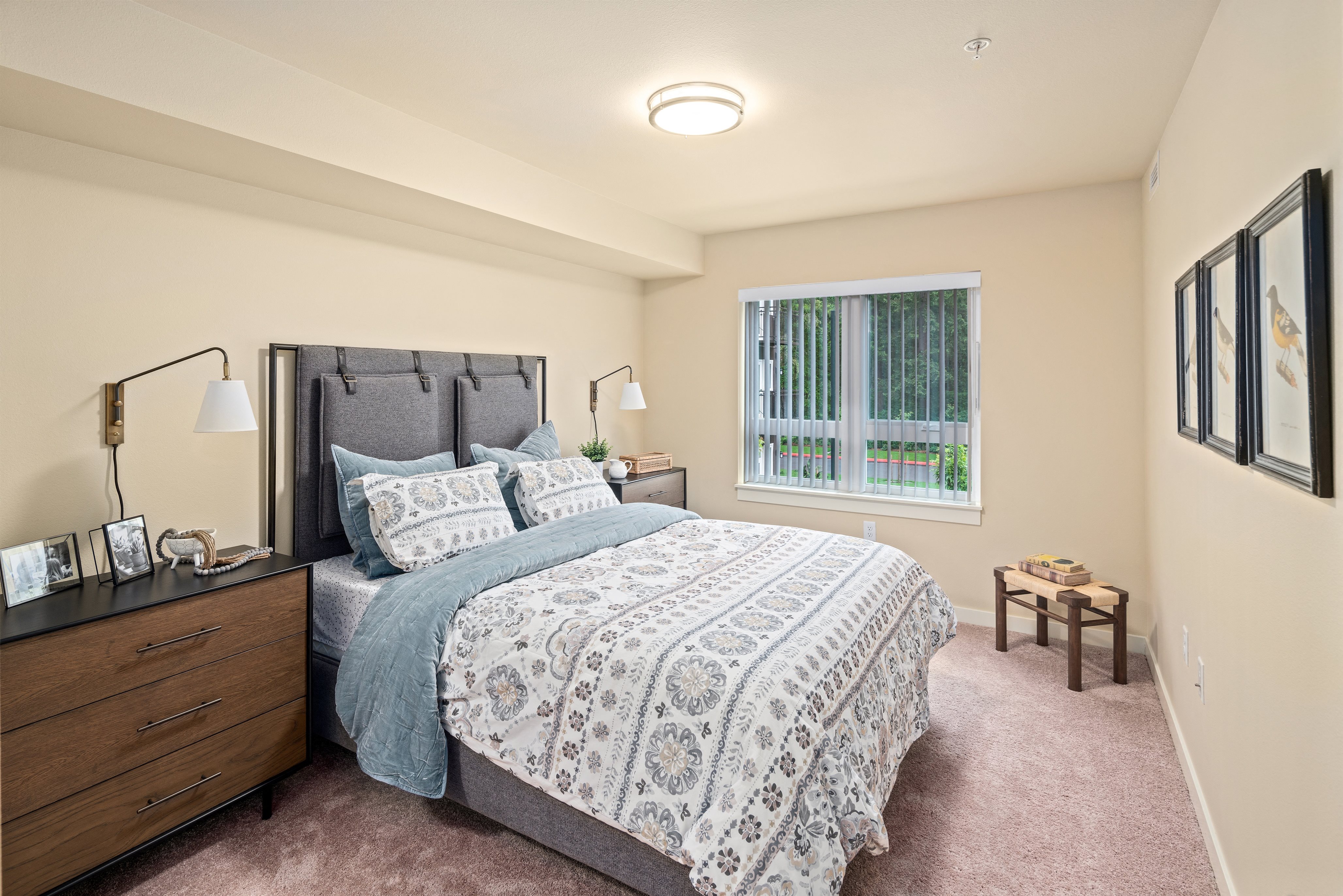Bedroom,Bedroom