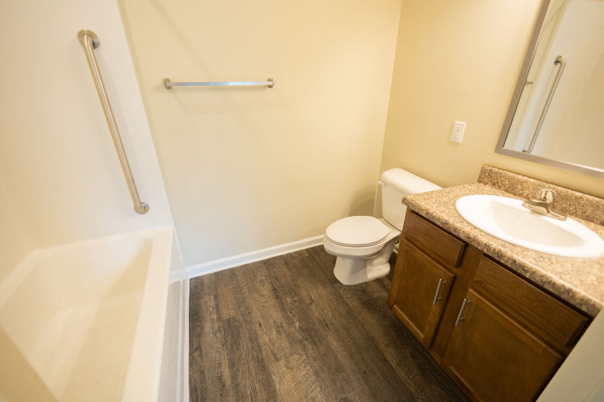 Photos and Video of Nine Oaks in Tifton, GA