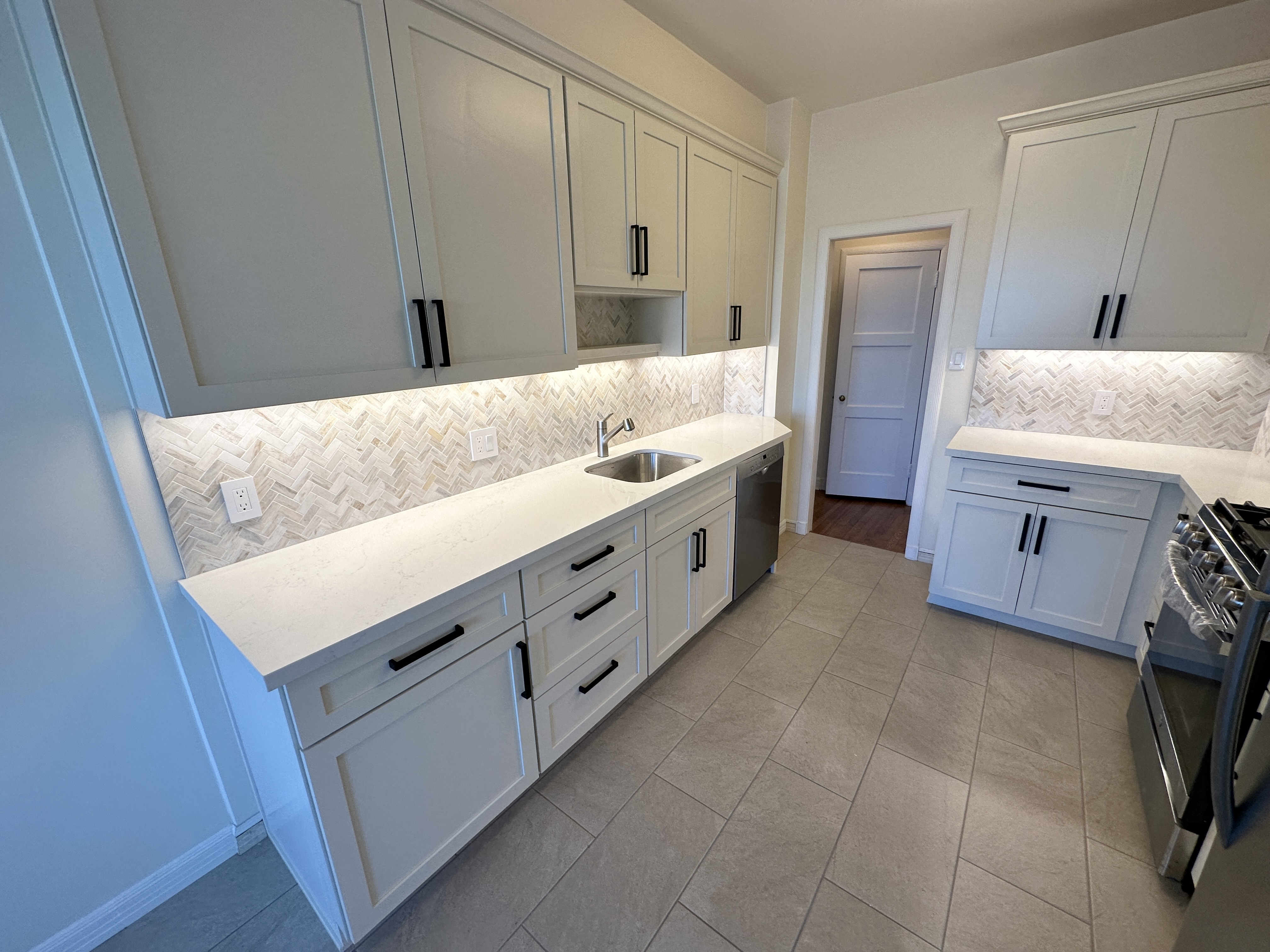 #207 1BR - Remodeled Kitchen
