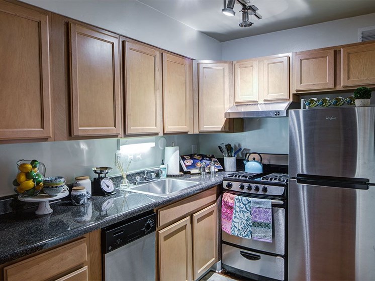 Fully Equipped Kitchen at Heritage Apartments, Ohio