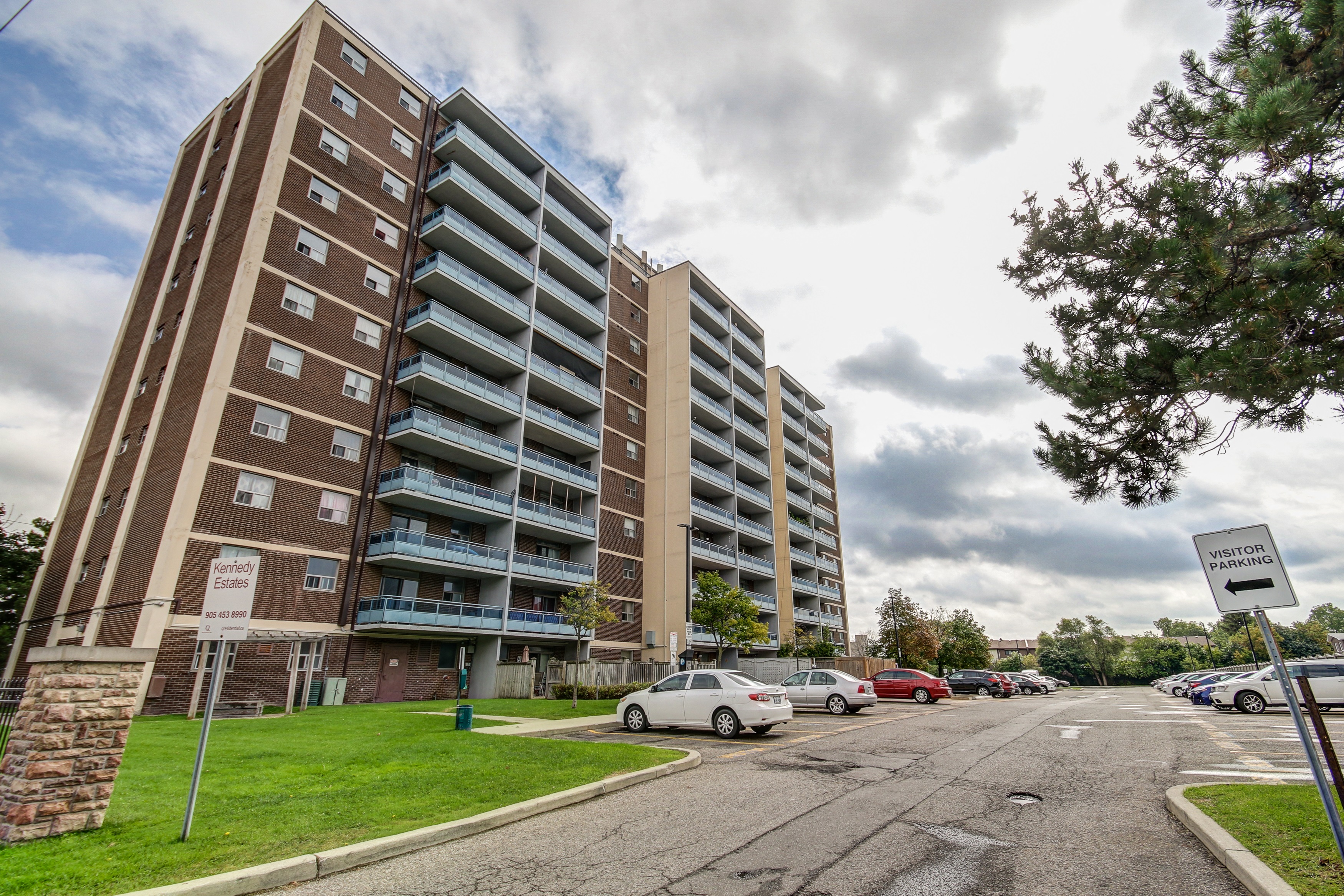 33 Kennedy Road South, Brampton, ON L6W 3E5 — photo 3