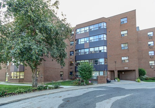 382 Queenston Street, St. Catharines, ON L2P 3V5 — photo 1