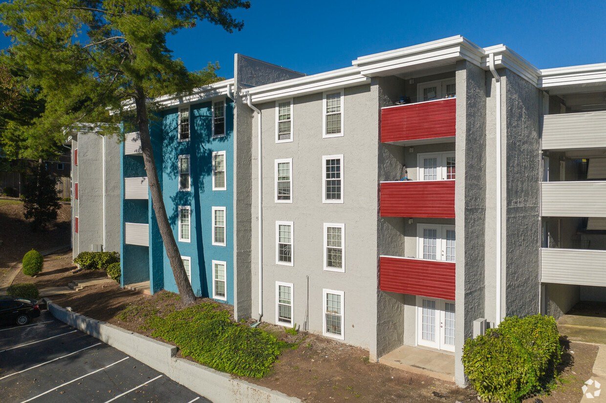 Elite At Lakeview Apartments In College Park Ga
