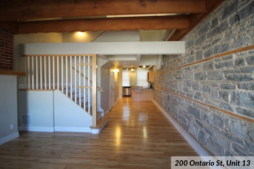 200 Street, Unit 13 living space