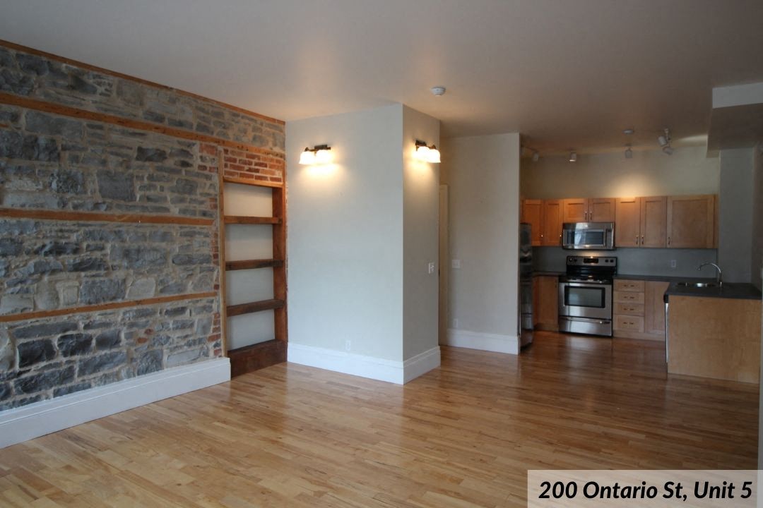 200 Street, Unit 5 living space