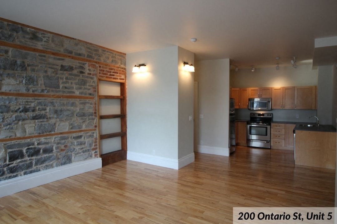 200 Street, Unit 5 living space
