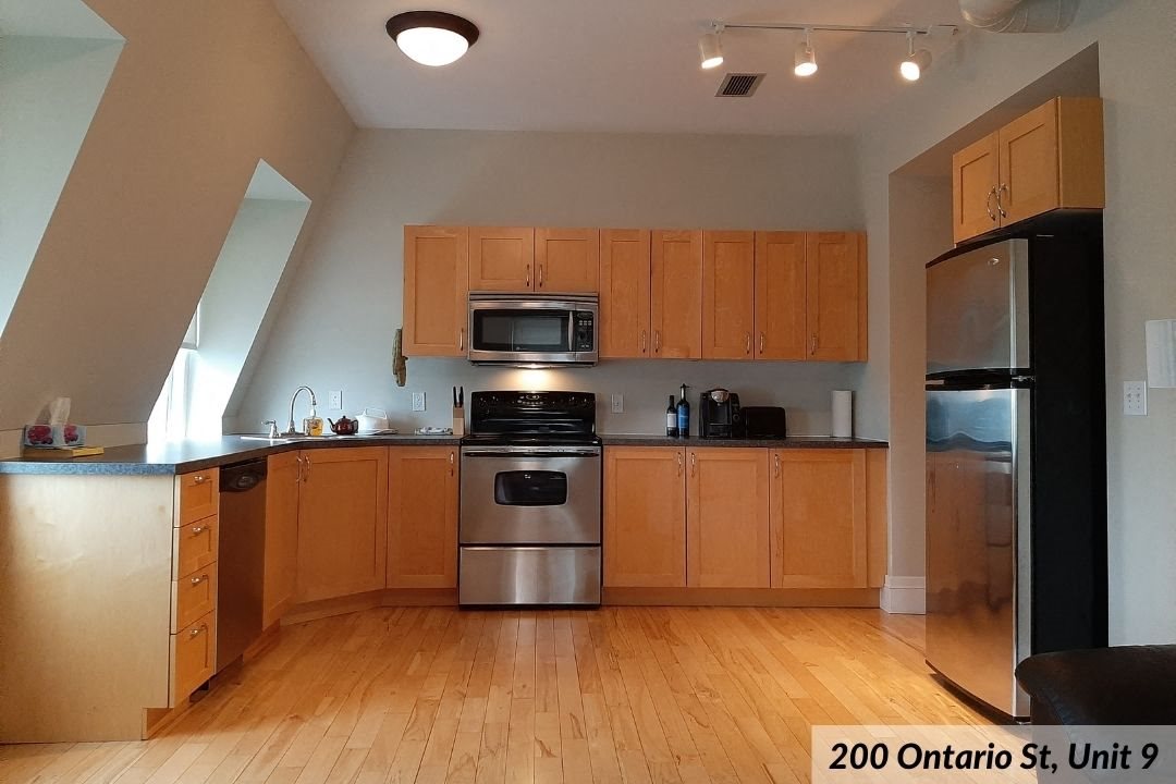 200 Street, Unit 9 living space