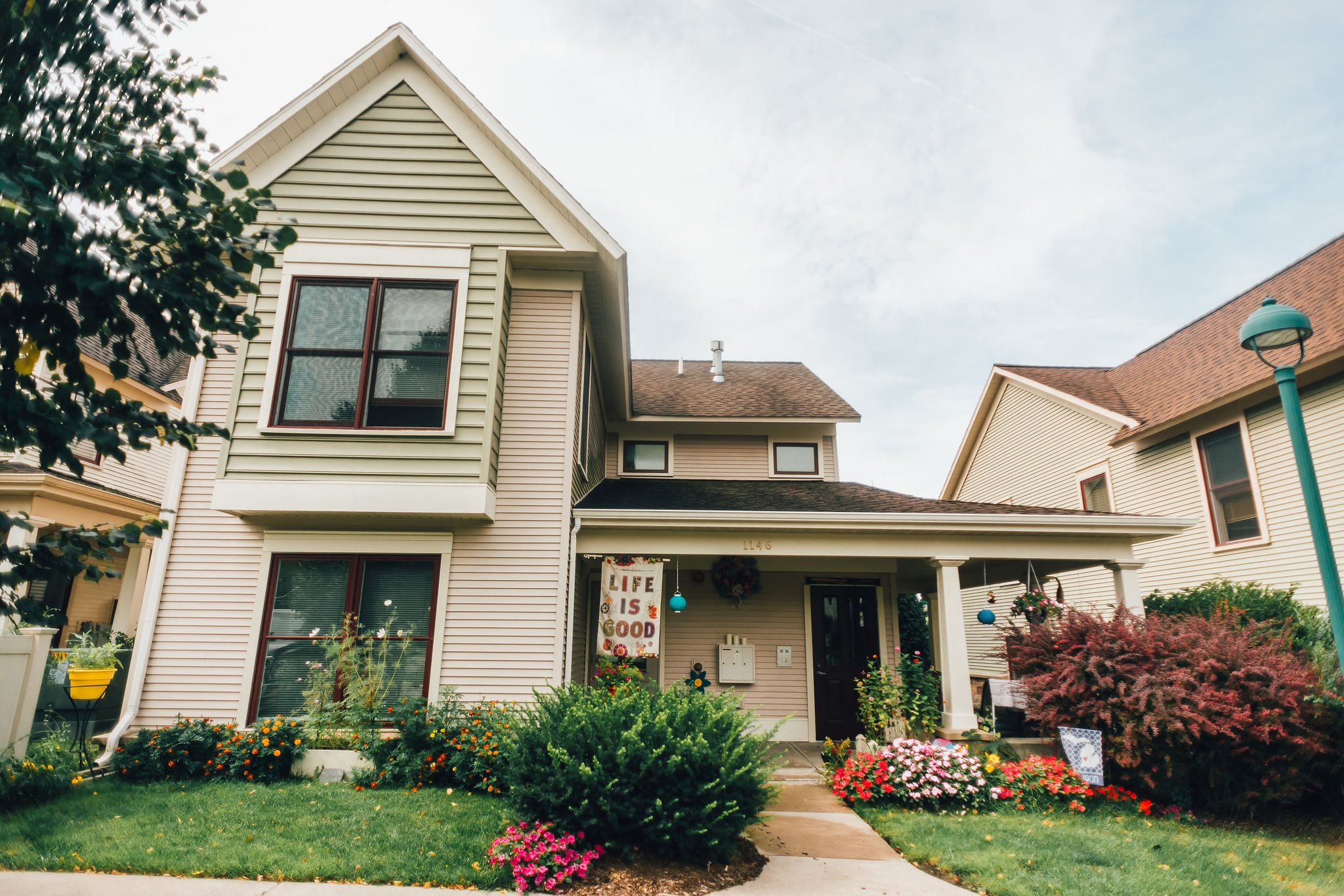 townhome with landscaping