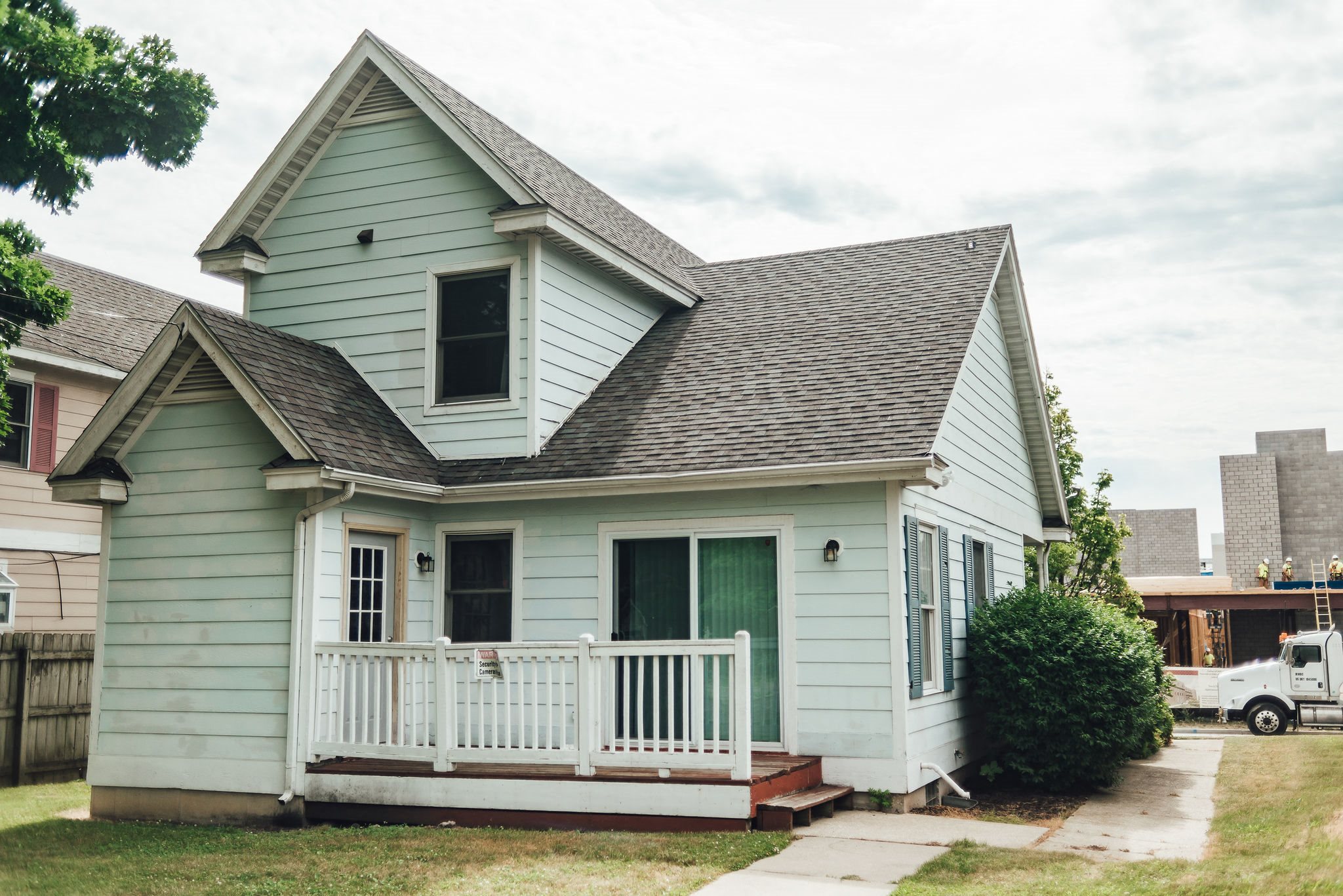 light green siding on home