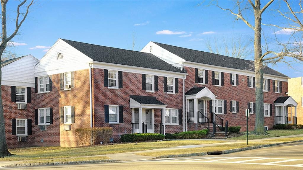 Photos and Video of Alister Morristown in Morristown, NJ